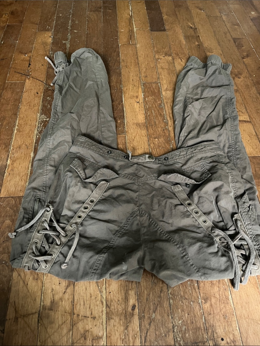 Women’s Olive Cargo Capris with Elastic Cuffs - Picture 2 of 6
